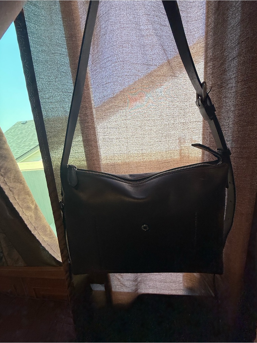 Coach Mott 33 in Loved Leather